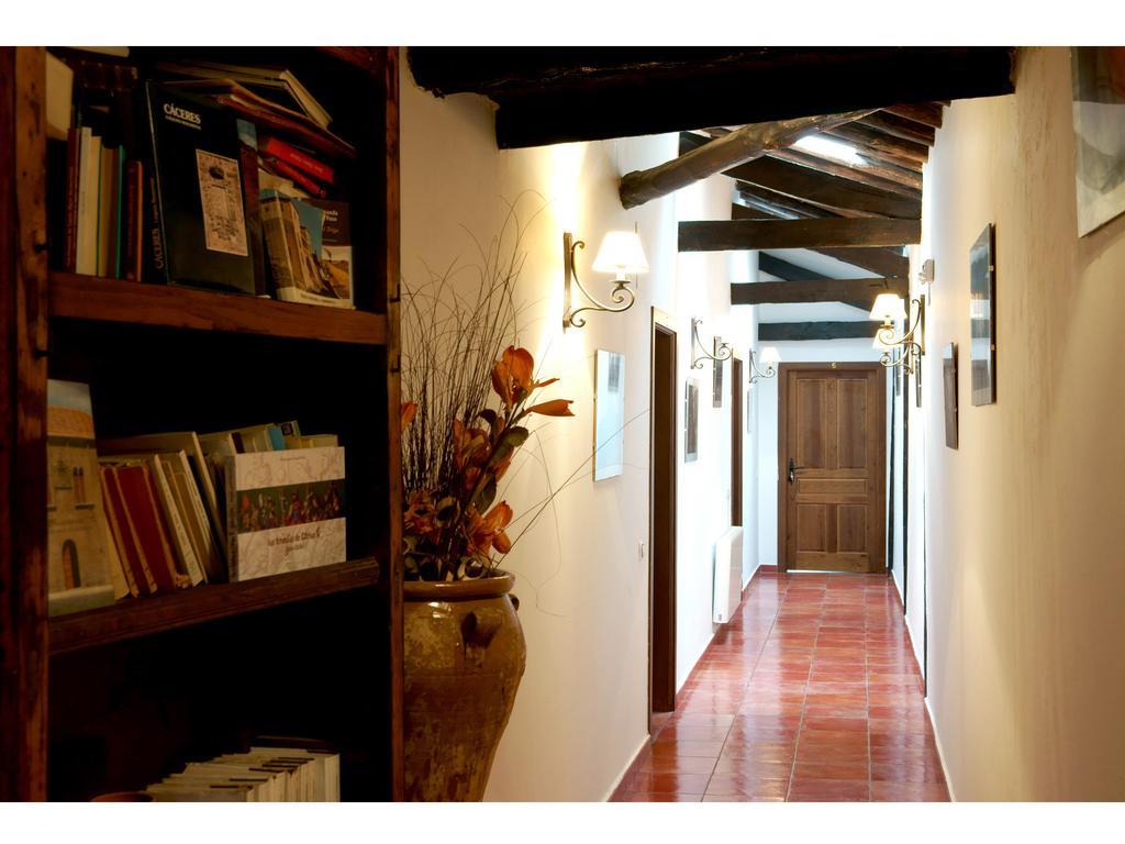 Apartamentos Rurales Victor Chamorro Del Arco Hervas Exterior photo